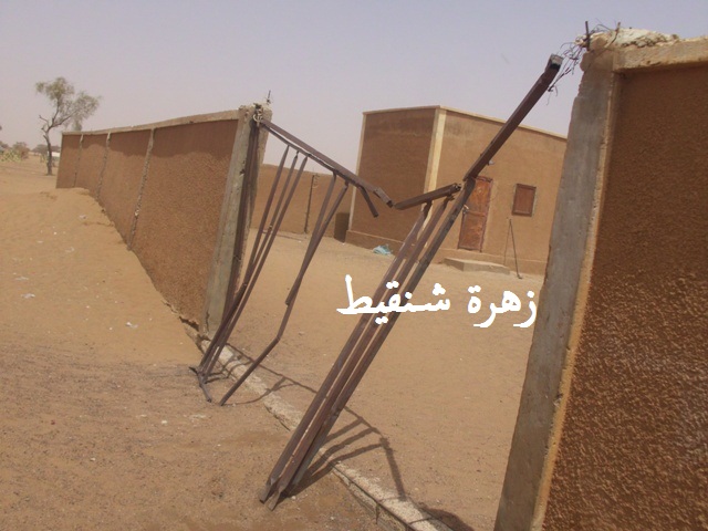 هذه واجهة المدرسة رقم (2) باعوينات أزبل قبل خمسة أيام من زيارة الرئيس