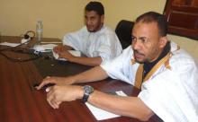  (من اليمين) مدير مكتب النواب فى كرو محمد محمود ولد عبدى مع رئيس قسم تواصل صداف ولد آد