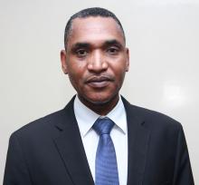 وزير الطاقة الموريتاني أحمد سالم ولد البشير والمدير العام السابق لشركة الكهرباء 