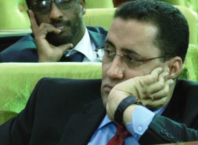 وزير المالية الموريتاني المختار أنجاي فى البرلمان (زهرة شنقيط)