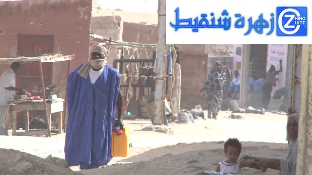 من لم تسعفه الجهود لتأجير عربة أو سيارة مضطر لحمل الماء علي كتفيه فى نواكشوط